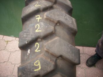 Opona ciężarowa używana 11.00-20 BKT EM936 127229-0