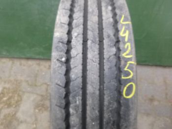 Opona ciężarowa używana 205-75R17.5 Pirelli FR85 124250-0