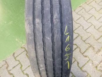 Opona ciężarowa używana 215-75R17.5 Ceat X3-R 121651-0