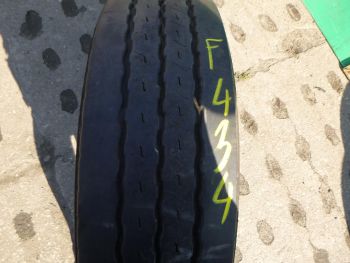 Opona ciężarowa używana 215-75R17.5 Goodyear KMAX T 100434-0