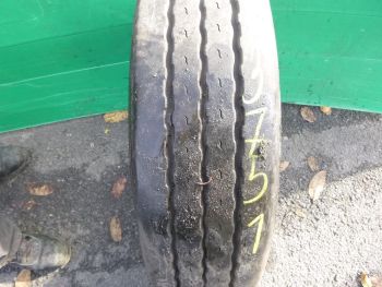 Opona ciężarowa używana 215-75R17.5 Goodyear KMAX T 103751-0