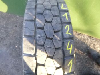 Opona ciężarowa używana 235-75R17.5 Bridgestone R-DRIVE 002 121241-0