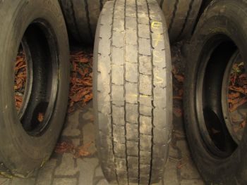 Opona ciężarowa używana 235 75R17.5 Goodyear BIEŻNIKOWANA 30755-0