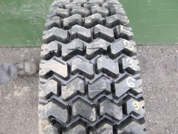 Opona ciężarowa używana 265-70R19.5 Bridgestone BIEŻNIKOWANA 122369-0