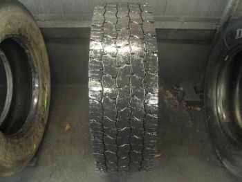 Opona ciężarowa używana 275-70R22.5 Michelin BIEŻNIKOWANA 42246-0