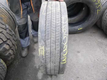 Opona ciężarowa używana 275-70R22.5 Pirelli MC01 86533-0