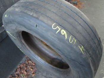 Opona ciężarowa używana 275 70R22.5 Michelin BIEŻNIKOWANA 50565-0
