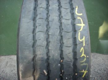Opona ciężarowa używana 285-70R19.5 Pirelli FR01 127437-0
