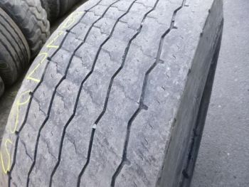 Opona ciężarowa używana 295-60R22.5 Michelin BIEŻNIKOWANA 72285-0
