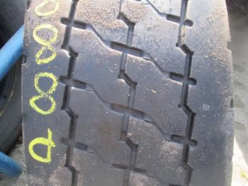 Opona ciężarowa używana 295 80R22.5 Goodyear BIEŻNIKOWANA 8881-0