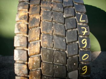 Opona ciężarowa używana 315-70R22.5 Bridgestone R-DRIVE 001 PLUS 127909-0