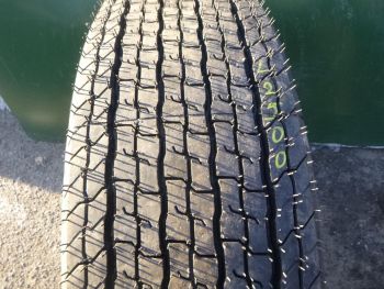 Opona ciężarowa używana 315-80R22.5 BERLINER BIEŻNIKOWANA 122500-0