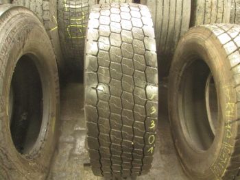 Opona ciężarowa używana 315 70R22.5 Bridgestone BIEŻNIKOWANA 43301-0