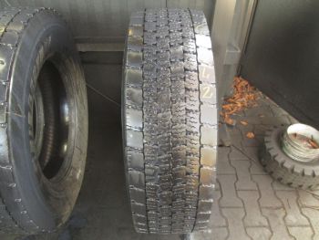 Opona ciężarowa używana 315 70R22.5 Hankook BIEŻNIKOWANA 41242-0
