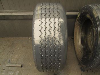 Opona ciężarowa używana 385-55R22.5 Michelin BIEŻNIKOWANA 37883-0