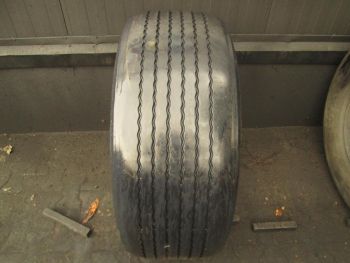 Opona ciężarowa używana 385 55R22.5 Continental BIEŻNIKOWANA 37821-0