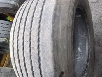 Opona ciężarowa używana 385 55R22.5 Goodyear BIEŻNIKOWANA 81770-0