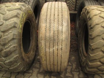 Opona ciężarowa używana 385 65R22.5 Pirelli BIEŻNIKOWANA 32435-0